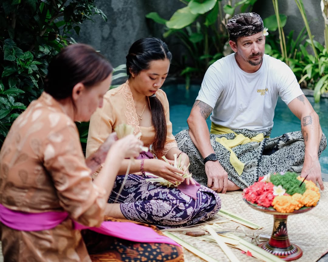 Agrapana Beach Villa - Archived - Balinese Offering Making 07