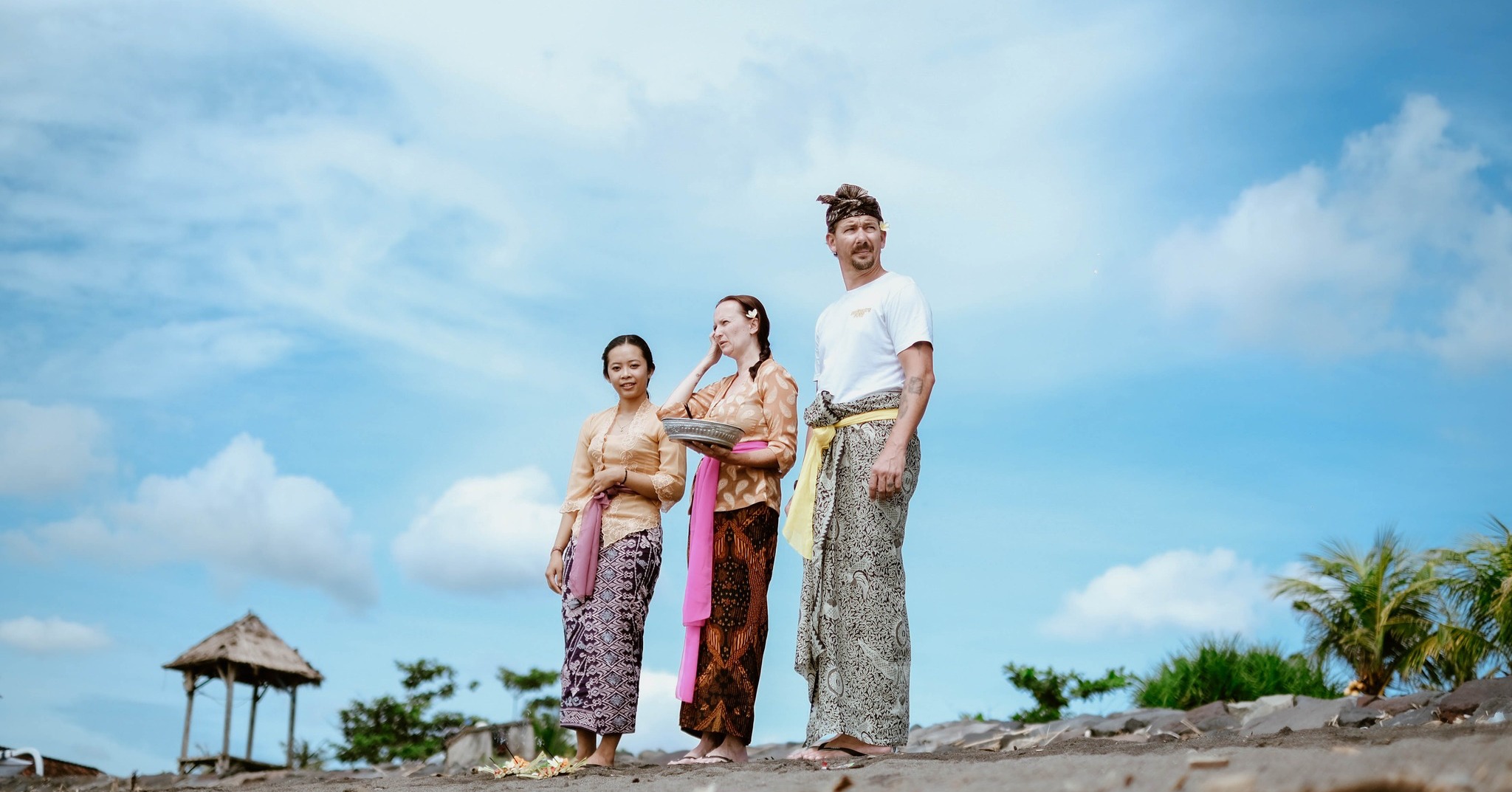 Agrapana Beach Villa - Balinese Dress-Up & Temple Visits 5